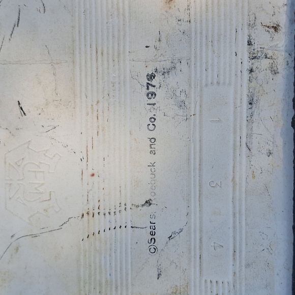 A vintage Sears mushroom cast iron trivet - Picture 3 of 4